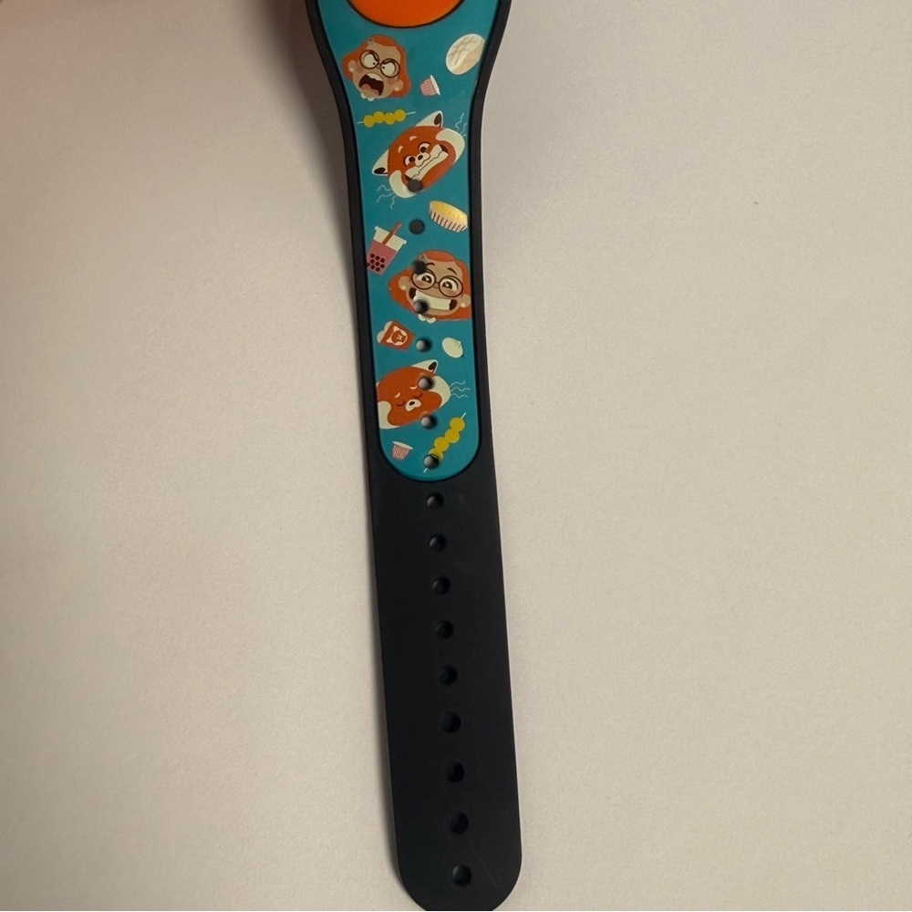 Disney Parks Turning Red Panda MagicBand Magic Band LE 4000 USED READ - Picture 4 of 8